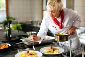 Calitățile și atribuțiile unui bucătar