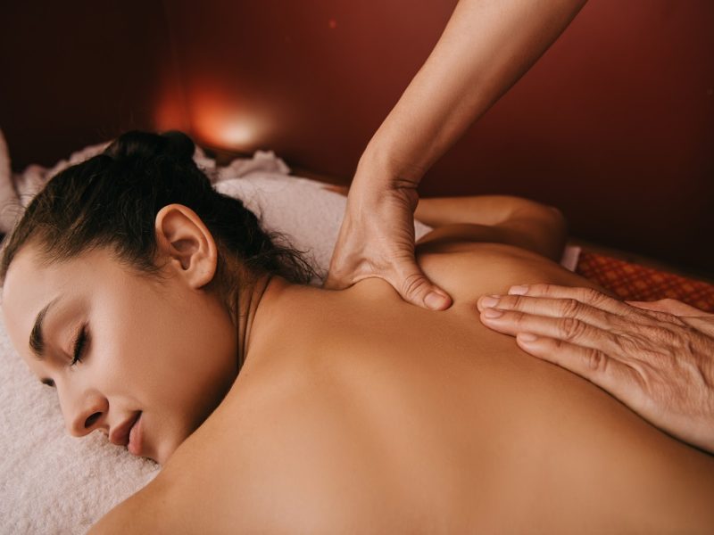 Cum te poate ajuta o ședință de masaj la un salon de înfrumusețare